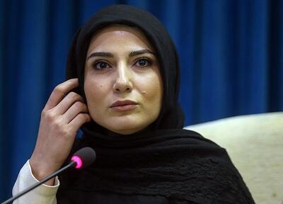 سلفی سمیرا حسن‌پور با نازنین بیاتی و خانواده مهراب قاسم‌خانی در شیراز - آینه فردا