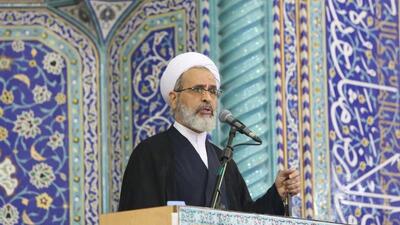 امام جمعه قم: ملت ایران در دفاع از آرمان‌های انقلاب استوار است