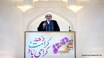 مقام معلمی هم ردیف رسالت انبیاست