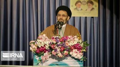 امام جمعه: تعلل در اعزام حجاج از فرودگاه خرم‌آباد پذیرفتنی نیست