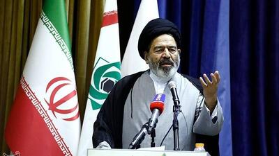 چه گروه‌هایی در ثواب حاجیان شریک هستند؟