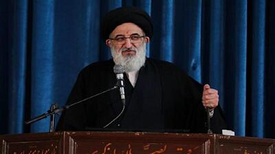 تربیت نسل تراز انقلاب در دستان معلمان است