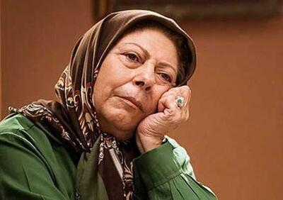 عکس بدون حجاب ثریا اسفندیاری در کنار مادرش در عمارت های آلمانی+عکس