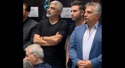 حضور هوتن شکیبا و عادل فردوسی‌پور در حاشیه یک مراسم (فیلم)