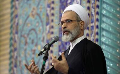 امام جمعه قم : حوزه علمیه قم سرآغاز تحولات بزرگی در ایران و جهان شد