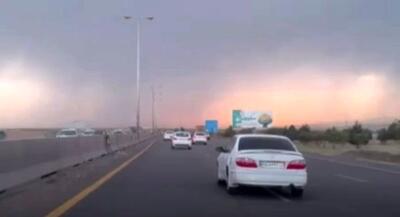 آسمان جاده رشت در عرض چند ثانیه سیاه شد