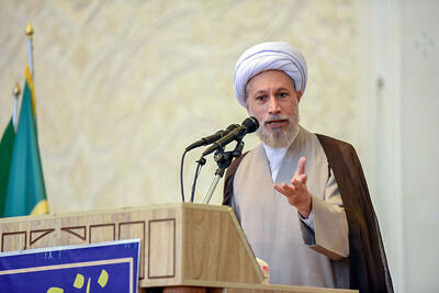 امام جمعه شیراز: معلمان نقش کلیدی در حفظ هویت اسلامی-ایرانی دارند