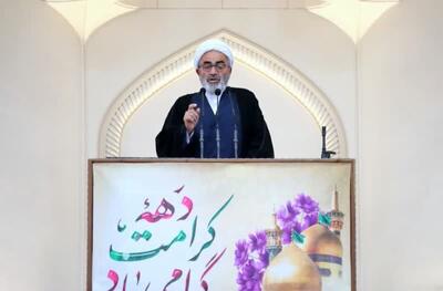 معلمان با بیانات شیوای خود، فساد را محکوم کرده و به اصلاح جامعه کمک کنند