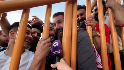 رفیق استقلالی‌ام را آوردم قهرمانی تراکتور را ببیند! - پارس فوتبال