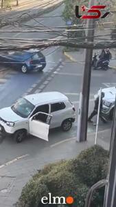 دو راننده با خودرو به جان هم افتادند! + فیلم درگیری عجیب خیابانی