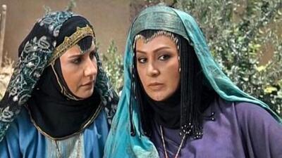 تیپ شیک و خانمانه همسر مختار در یک مراسم