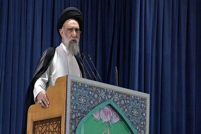 معلمان باید در عرصه‌های ایمانی نقش‌آفرینی کنند