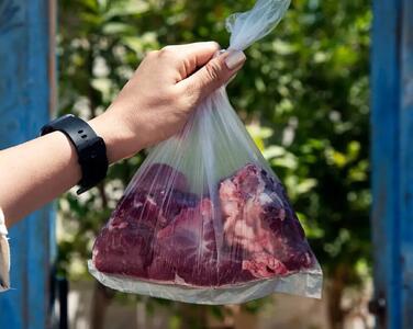 آغاز توزیع گوشت رایگان به خانوارها؛ هدیه دولت برای دهک‌های کم‌درآمد