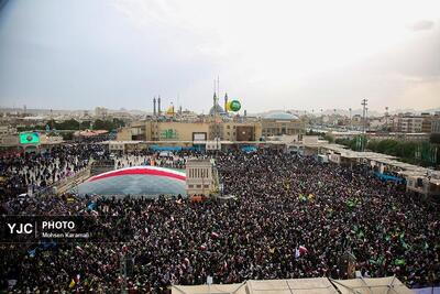 جشن بزرگ محفل در جوار حرم بانوی کرامت