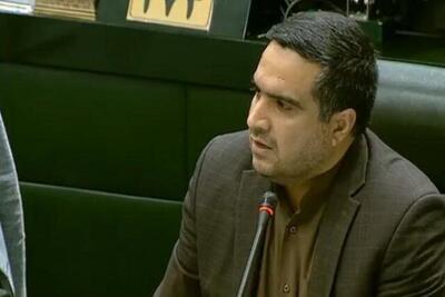 اسحاقی: اگر دولت ارز ترجیحی دارو را حذف کند، هزینه درمان مردم ۳۰ برابر خواهد شد