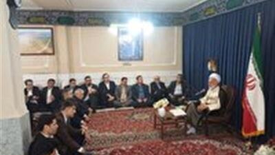 حوزه‌ علمیه و دانشگاه دو بال تربیت نیروی انسانی برای کشور