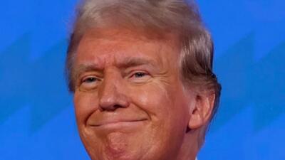 ترامپ در لباس پاپ