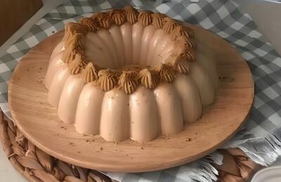 طرز تهیه پاناکوتا لوتوس؛ دسری نرم، لطیف و خوش‌عطر (فیلم)