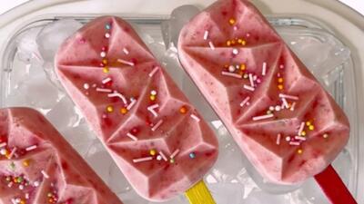 طرز تهیه بستنی پروتئینی رژیمی بدون ثعلب شکر و خامه دسر سالم برای لاغری!