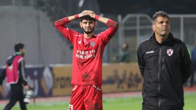 صادق هدایت مربی نساجی شد