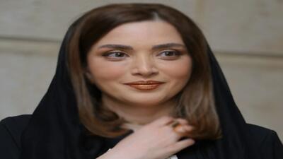 تصویر روز | عکس جدید از استایل جذاب بهنوش طباطبایی در 43 سالگی | گلی شی
