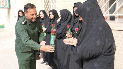 فرمانده سپاه یزد از شروع طرح هر پاسدار یک معلم در استان خبر داد