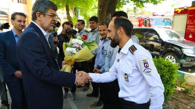 تقدیر استاندار یزد از آتش‌نشانان یزدی عملیات اطفای حریق بندرشهید رجایی