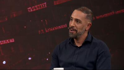 تبریک اشکان دژاگه به زبان آلمانی برای قهرمانی تراکتور - پارس فوتبال