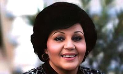 عکسی زیرخاکی از هایده با چاد در حرم امام موسی کاظم در سال ۱۳۵۵ - سبک ایده آل
