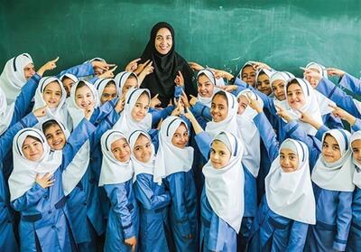 ایثار یک معلم همدانی/ آزادی پدر دانش‌آموز با پرداخت بدهی - تسنیم