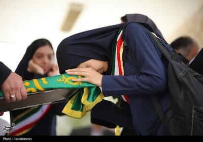 کاروان زیر سایه خورشید در میان دانش‌آموزان شهریار+عکس - تسنیم