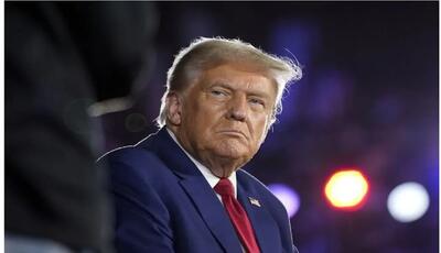 هوش مصنوعی تصویری جنجالی از ترامپ با لباس پاپ خلق کرد
