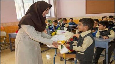 تجلیل از ۲۴ معلم نمونه کشوری/ نظرخواهی از دانش‌آموزان و اولیا در فرایند انتخاب