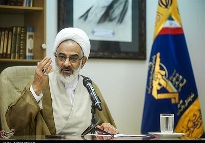 نماینده ولی فقیه در سپاه: تغییر فرمانده کل سپاه کذب و دروغ پردازی است