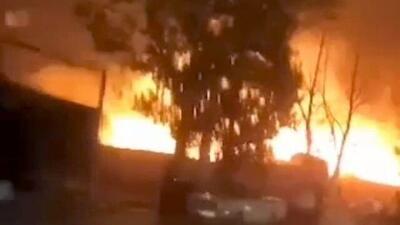 جزئیات آتش‌سوزی در نظرآباد البرز/ ۱۲ واحد ضایعاتی دچار حریق شد