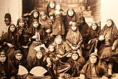 از بانوی قدبلند قجری با گردن‌آویز خاص تا آب تنی در سواحل مازندران و نمای خاطره‌انگیز خانه‌ای در کردستان (+عکس)