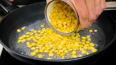 طرز تهیه غذای رژیمی با ذرت / روش ساده برای تهیه کوکو ذرت