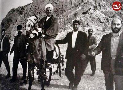عکس/ چهره خندان هاشمی رفسنجانی ۳۴ سال پیش در حال اسب سواری | اقتصاد24
