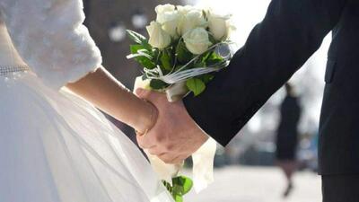سرقت هدیه لاکچری عروس و داماد توسط مرد غریبه در مراسم عروسی+ فیلم