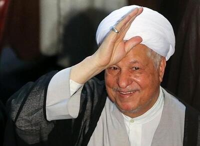 خاطرات آیت‌الله هاشمی از سفر ترکیه: یک روسری را با خرقة مقدس تبرک کردند و به عفت دادند