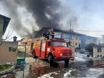 جزئیات آتش سوزی در کارخانه رنگ «تماشا»/ کارگران از محوطه خارج شدند