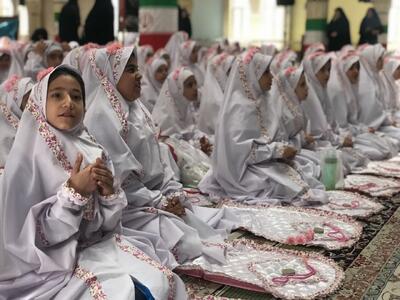 جشن تکلیف بیش از هزار دانش‌آموز دختر در قوچان برگزار شد
