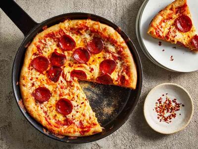 طرز تهیه پیتزا فوری خانگی با خمیر مایه فوری کمتر از 10 دقیقه