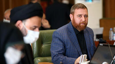 کنایه سنگین عضو شورای شهر تهران در صحن علنی: زاکانی در شورای شهر سینه چاکانی دارد!