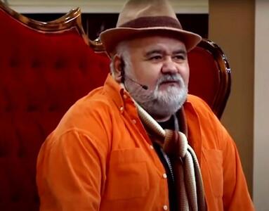 آواز شاد؛ اکبر عبدی تو برنامه ترکی گل گل تز گل خوند مجری و تماشاچیا چشاشون چارتا شده