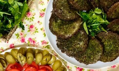 طرز تهیه کوکو برگ سیر؛ هم خوشمزه، هم مقوی، هم کم‌هزینه!