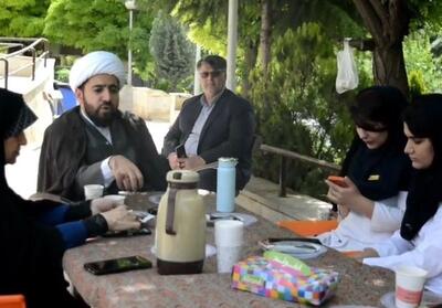 پاتوق گفت‌وگو در بیمارستان شهید رحیمی خرم‌آباد- فیلم فیلم استان تسنیم | Tasnim