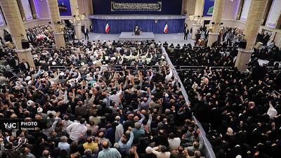دیدار دست‌اندرکاران حج و جمعی از زائران بیت‌الله الحرام با رهبر انقلاب