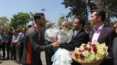 استقبال از ۲ قهرمان ورزشی زنجان؛ نثار گل به بختیاری و کردلو