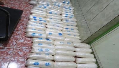 توقیف پراید حامل ۱۲۶ کیلو شیشه در لارستان